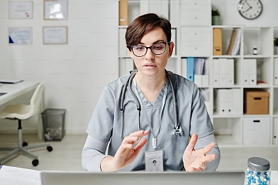 Dr. Camille Dupont, Ophtalmologue